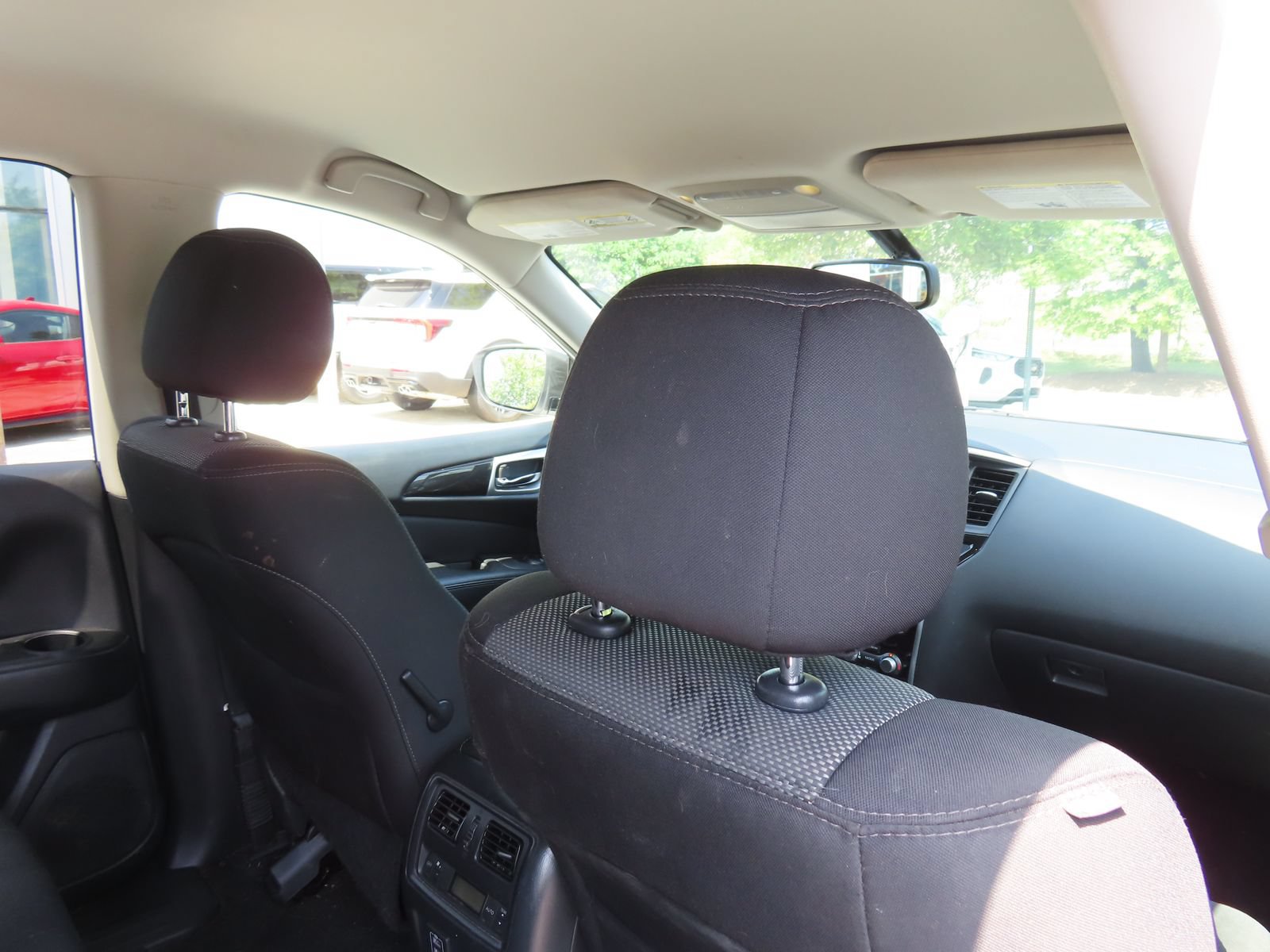 Used 2018 Nissan Pathfinder SV AWD/4WD image 37