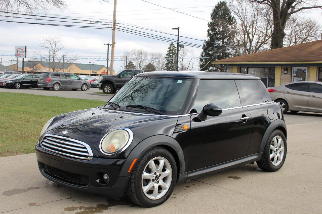 Used 2010 MINI Cooper Hardtop image 5