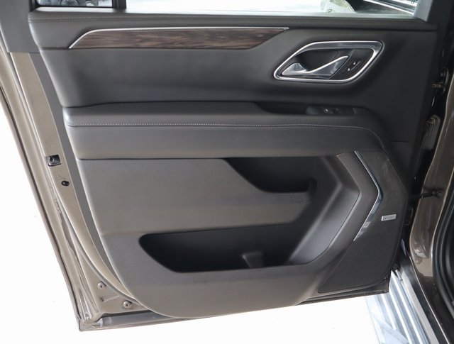 Used 2021 Chevrolet Suburban LT image 38