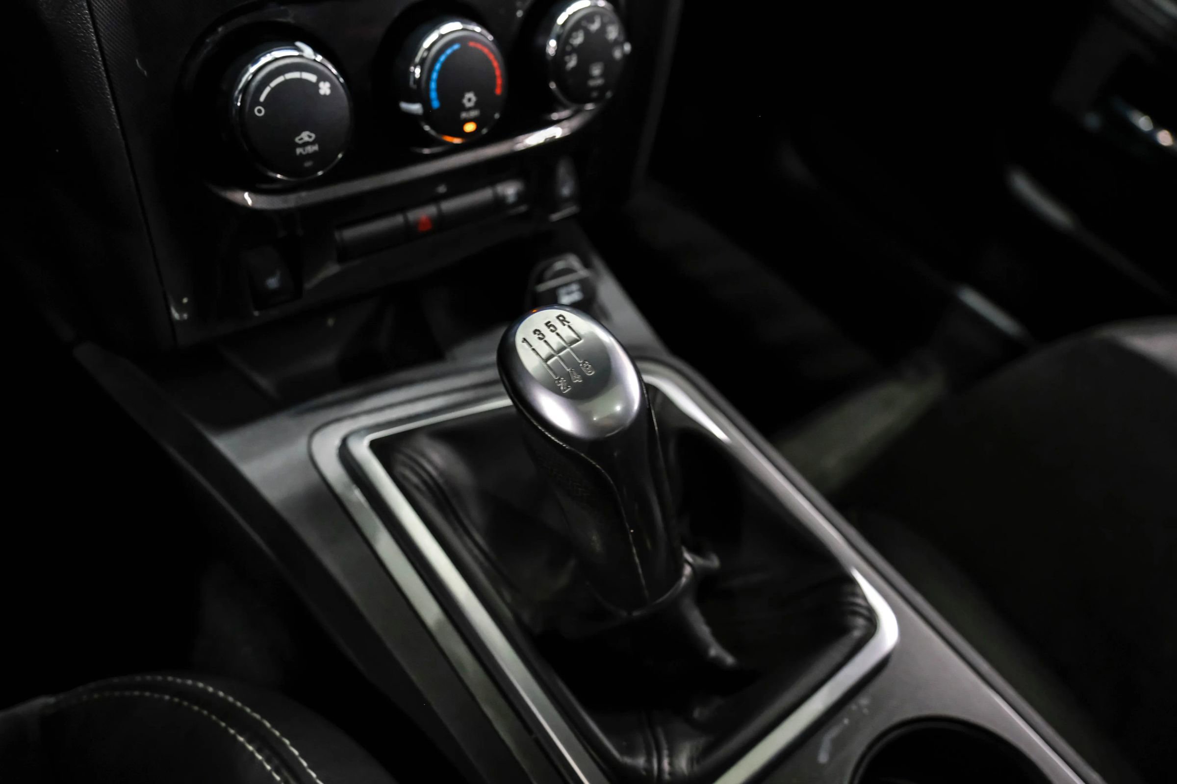 Used 2009 Dodge Challenger SRT8 w/ SRT Option Group II RWD image 18