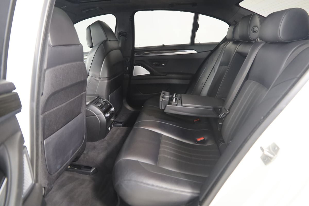 Used 2015 BMW M5 RWD image 51