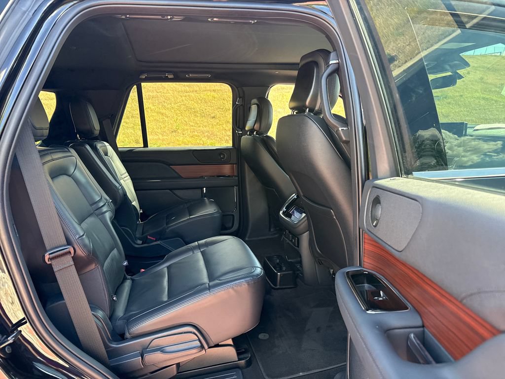 Used 2024 Lincoln Navigator Premiere AWD/4WD image 26