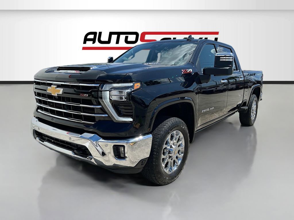 Used 2024 Chevrolet Silverado 2500 LTZ w/ LTZ Premium Package AWD/4WD image 3