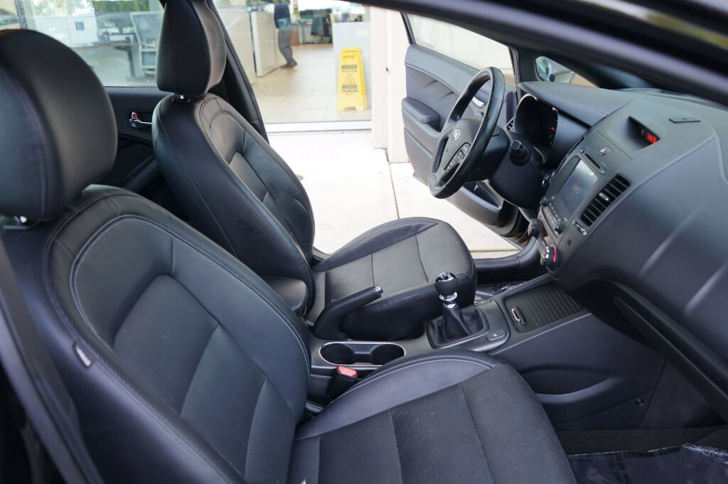 Used 2016 Kia Forte SX w/ Option Group 050 FWD image 21