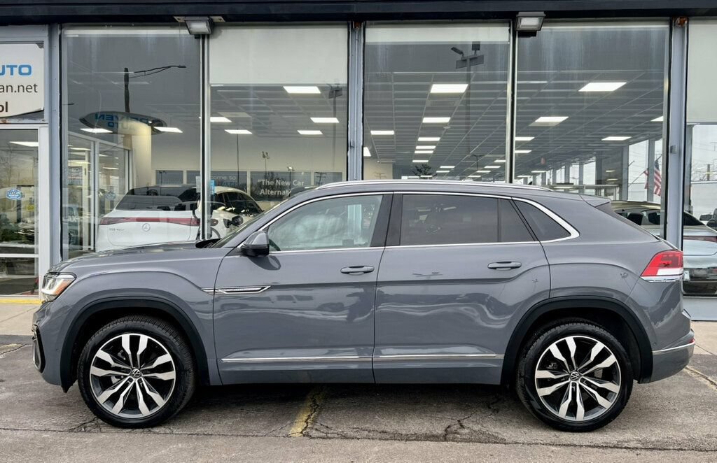 Used 2023 Volkswagen Atlas Cross Sport SEL Premium R-Line AWD/4WD image 2