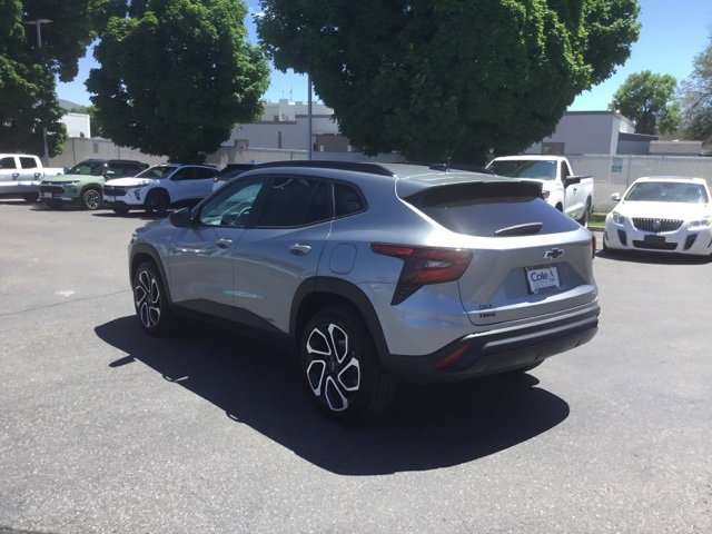 Used 2025 Chevrolet Trax RS w/ Driver Confidence Package image 6