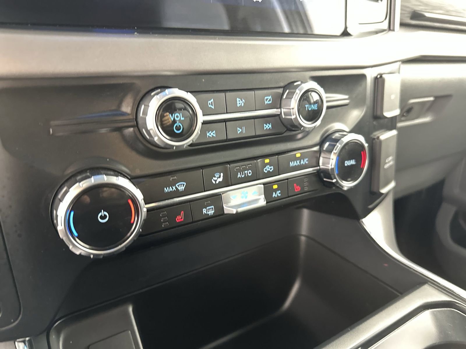 Used 2024 Ford F150 XLT w/ Equipment Group 302A MID RWD image 19