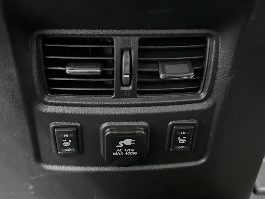 Used 2018 Nissan Titan Platinum Reserve AWD/4WD image 24