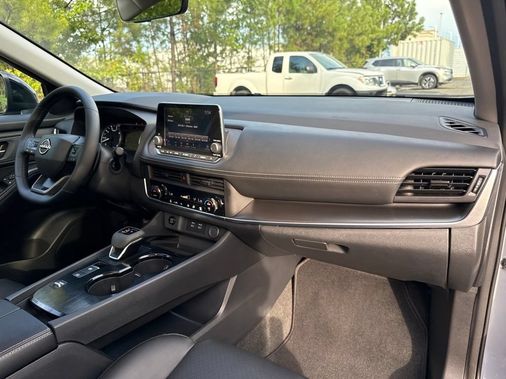Certified 2026 Nissan Rogue Dark Armor FWD image 35