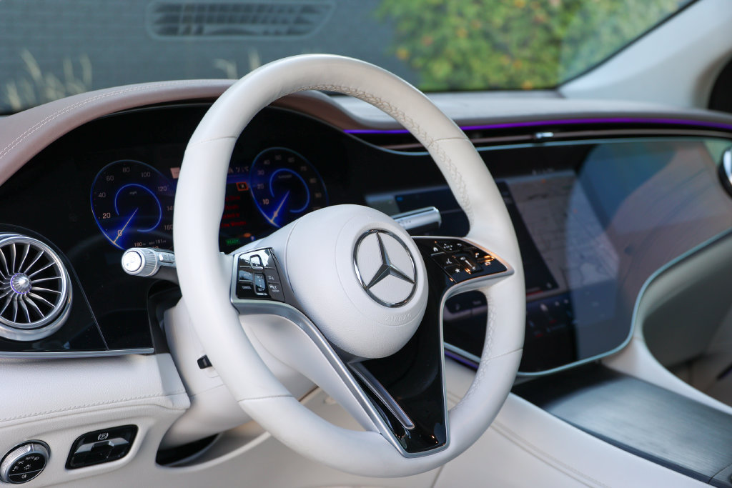 Used 2023 Mercedes-Benz EQS 580 4MATIC SUV image 33