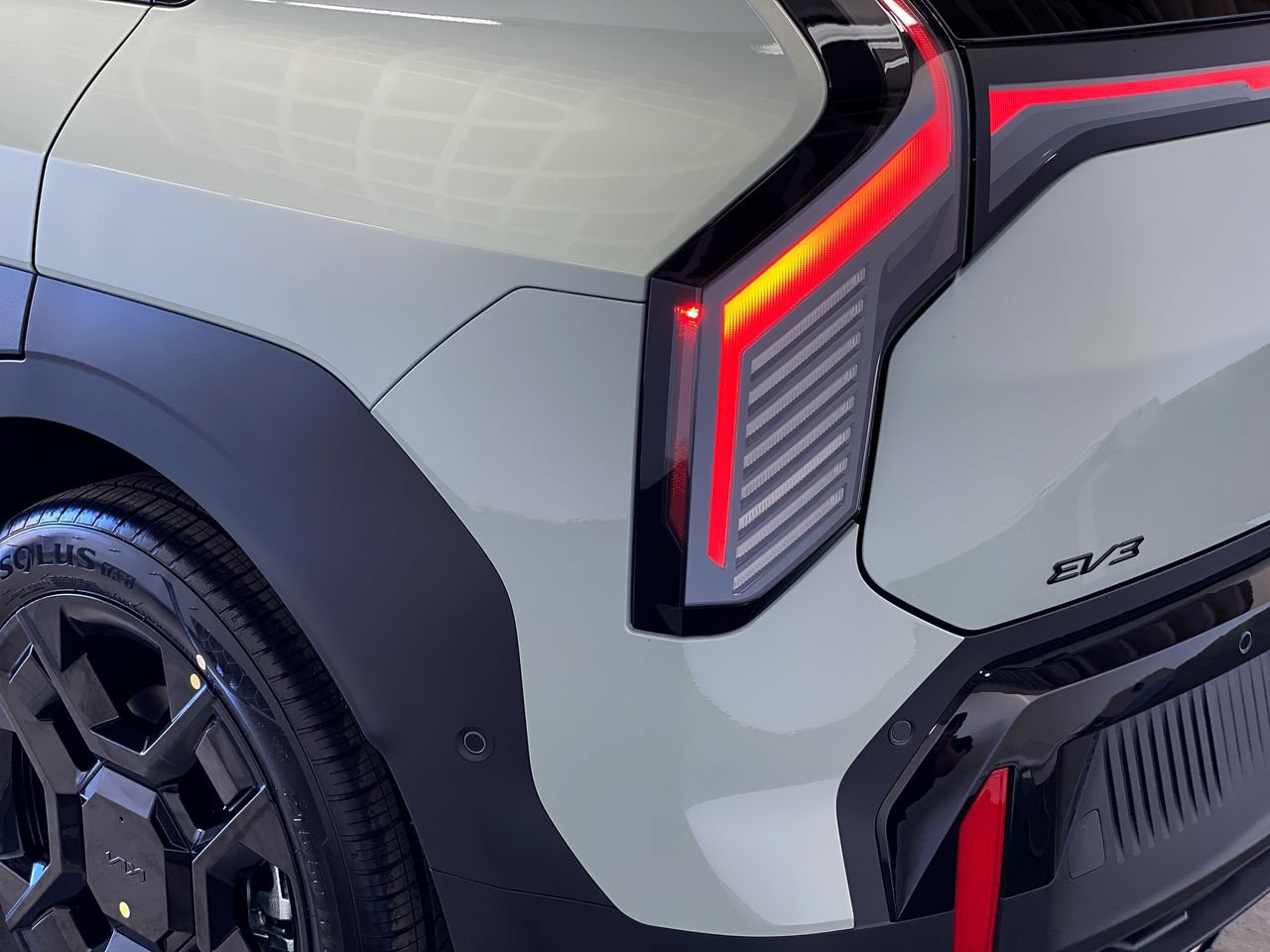 New 2027 Kia EV3 Land FWD image 9