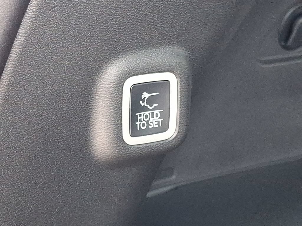 Certified 2026 Jeep Cherokee Limited AWD/4WD image 33
