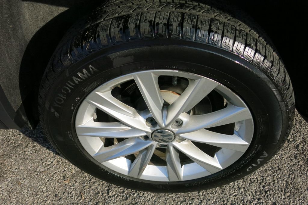 Used 2017 Volkswagen Tiguan Limited w/ Alloy Wheels Package image 33