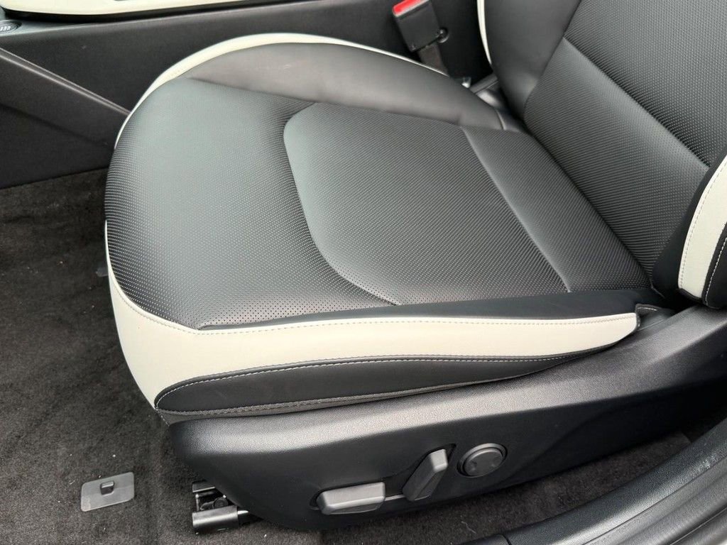 New 2025 Kia K4 GT-Line w/ GT-Line Premium Package image 27