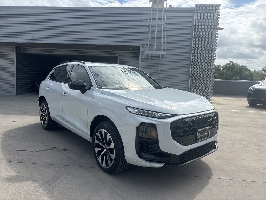 New 2026 Audi Q3 quattro 2.0T AWD/4WD image 3