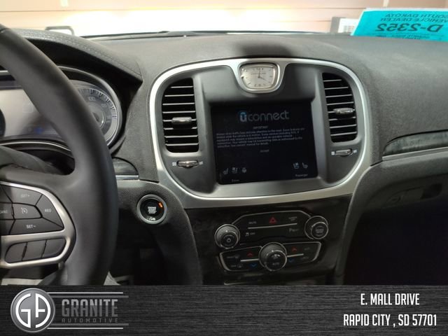 Used 2023 Chrysler 300 Touring L w/ Comfort Group image 17