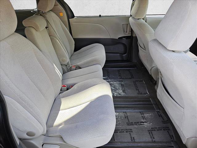 Used 2013 Toyota Sienna LE FWD image 23