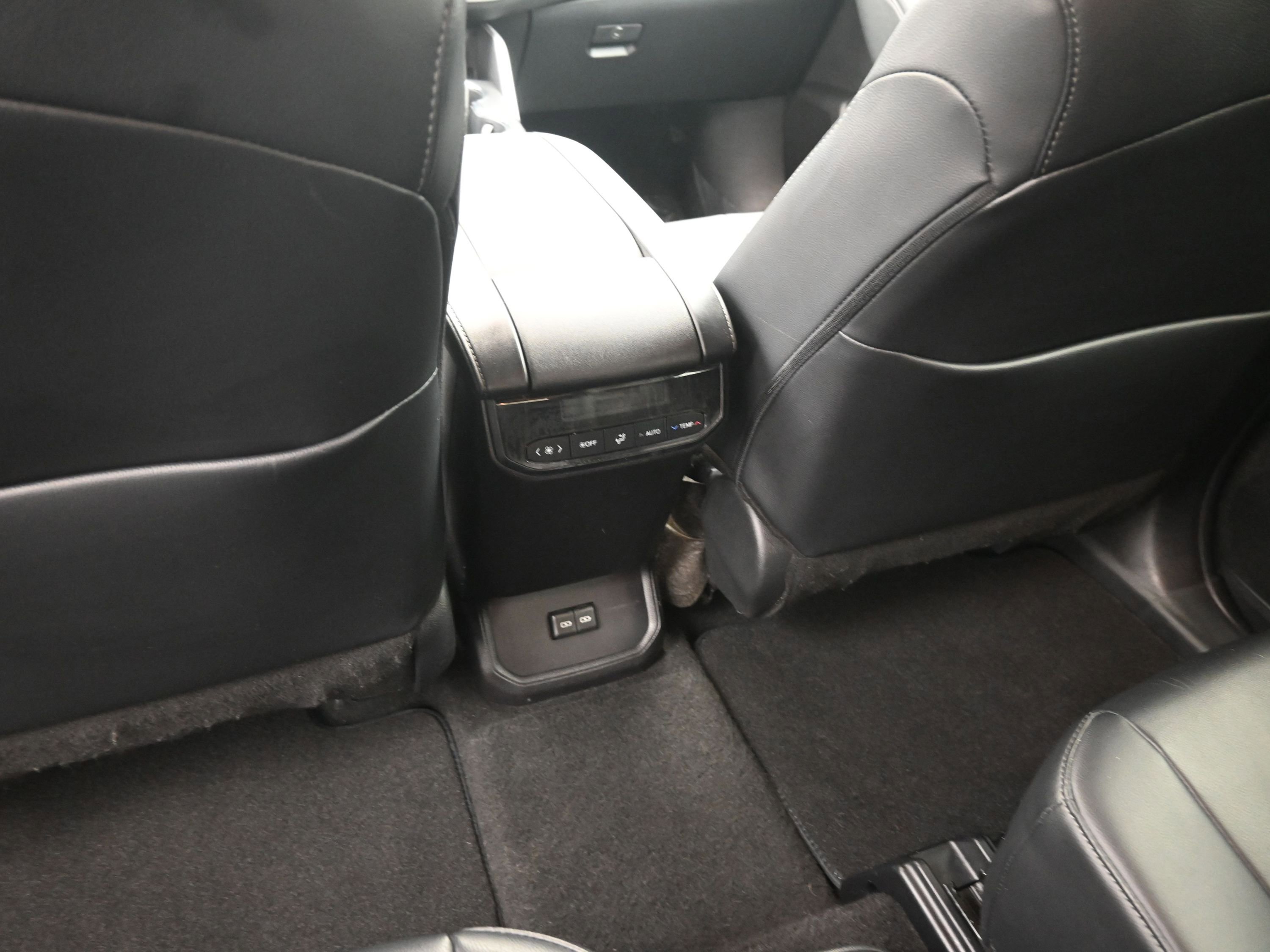 Used 2024 Toyota Highlander XSE image 17