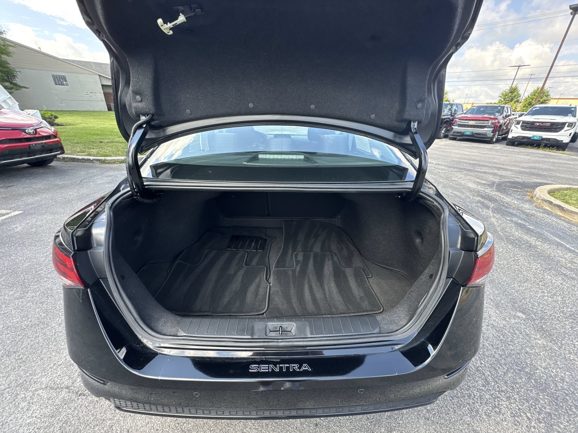 Used 2023 Nissan Sentra SV FWD image 25