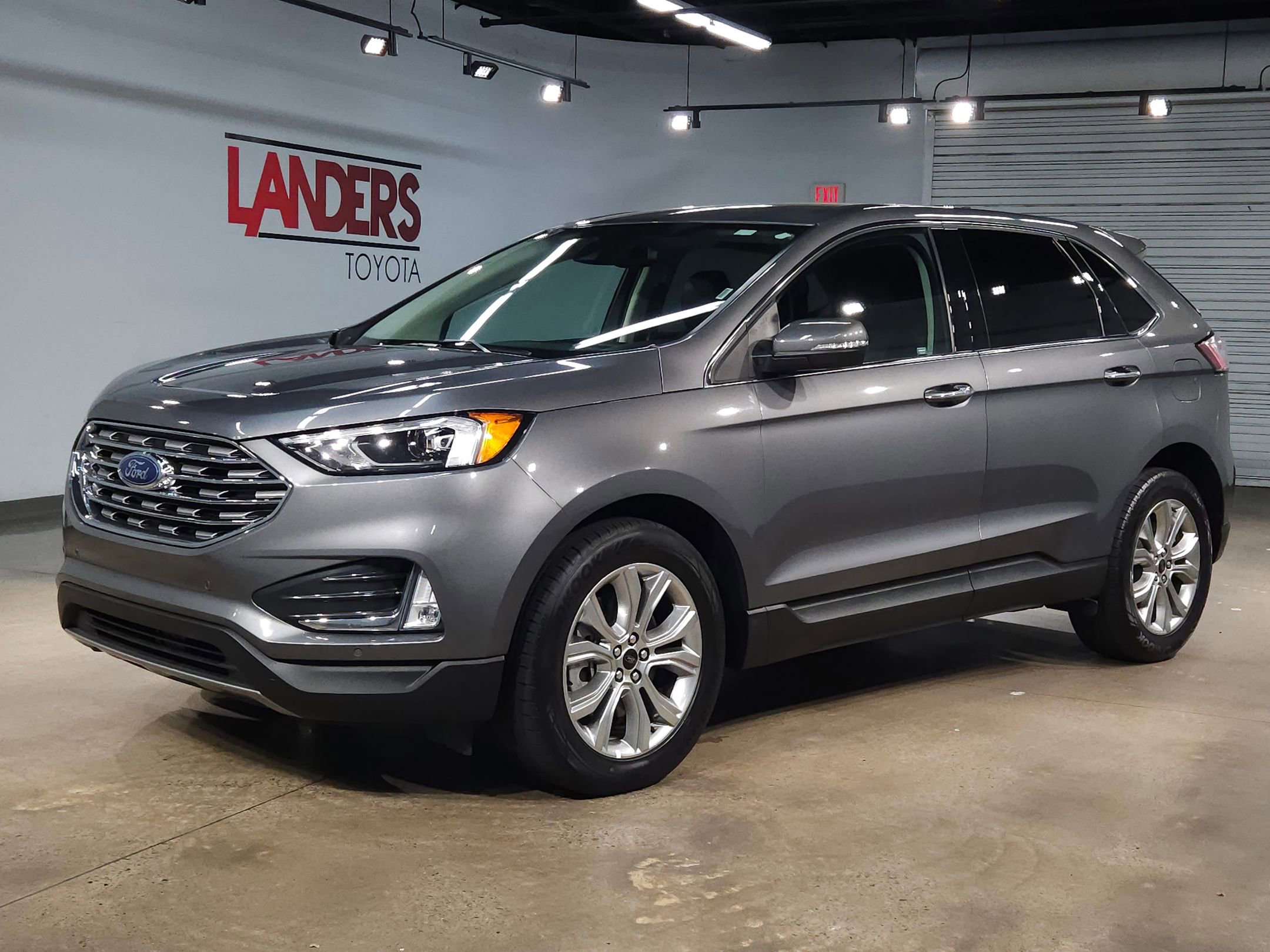 Used 2024 Ford Edge Titanium image 3
