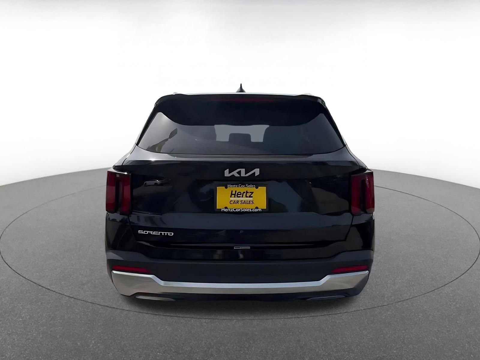 Used 2024 Kia Sorento S image 12