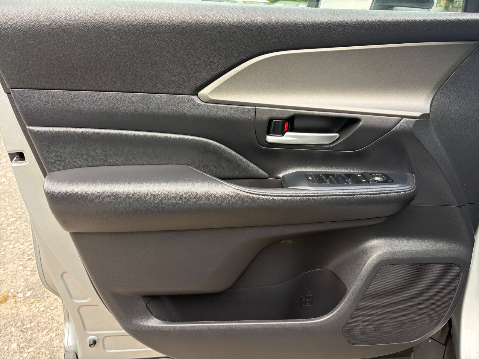 Used 2025 Toyota Grand Highlander FWD image 18