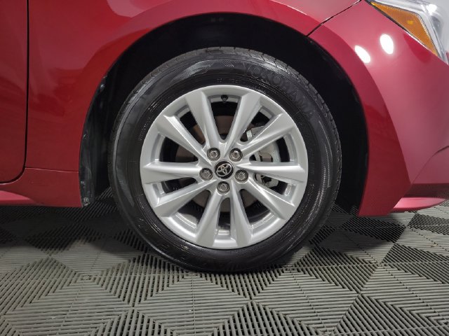 Used 2025 Toyota Corolla LE w/ LE Premium Package FWD image 11