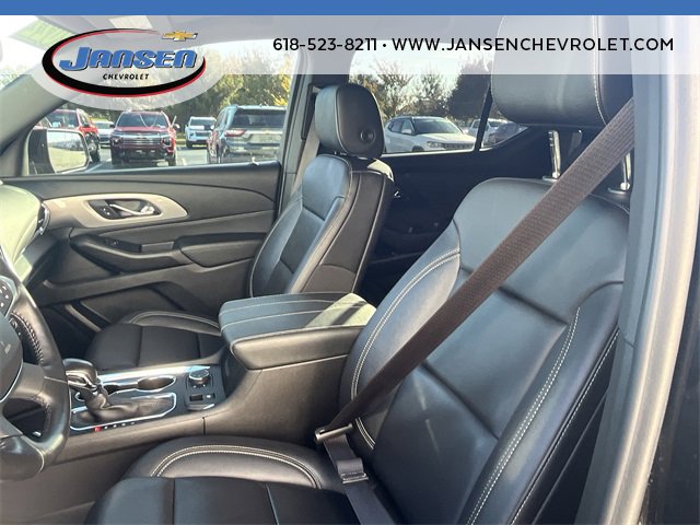 Used 2022 Chevrolet Traverse LT w/ Midnight/Sport Edition image 18