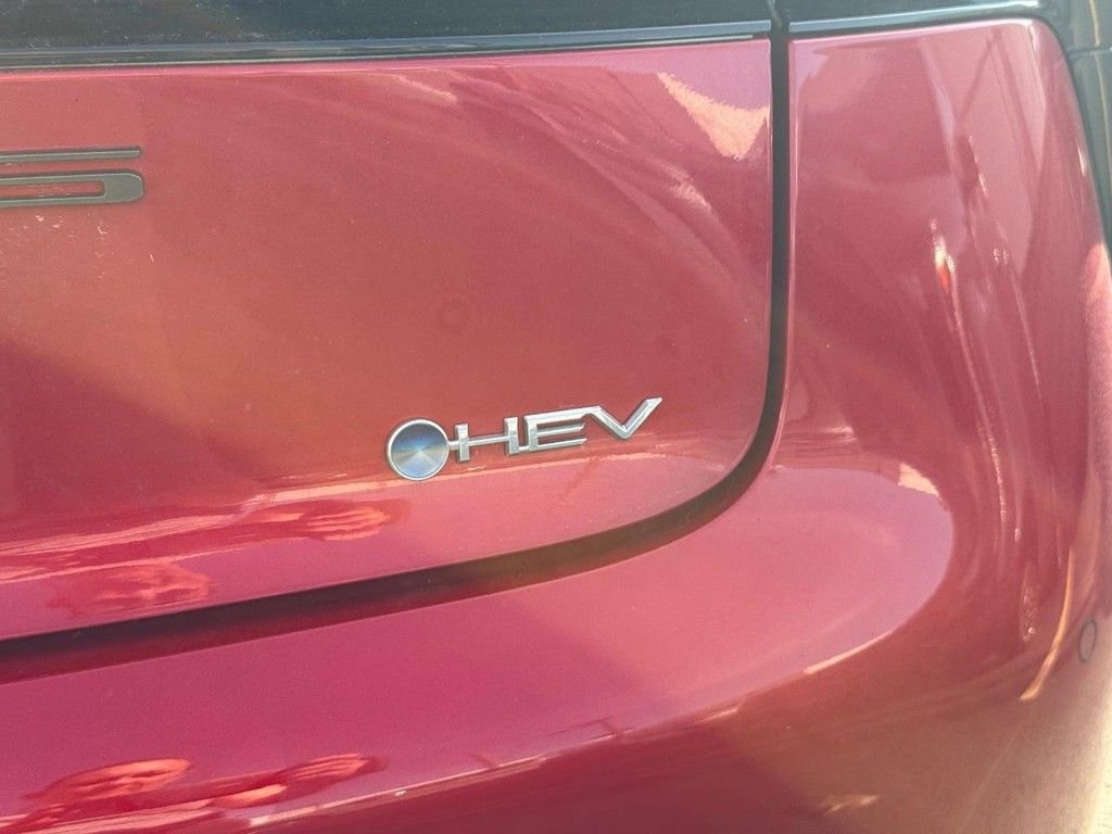 Used 2025 Toyota Prius XLE image 4