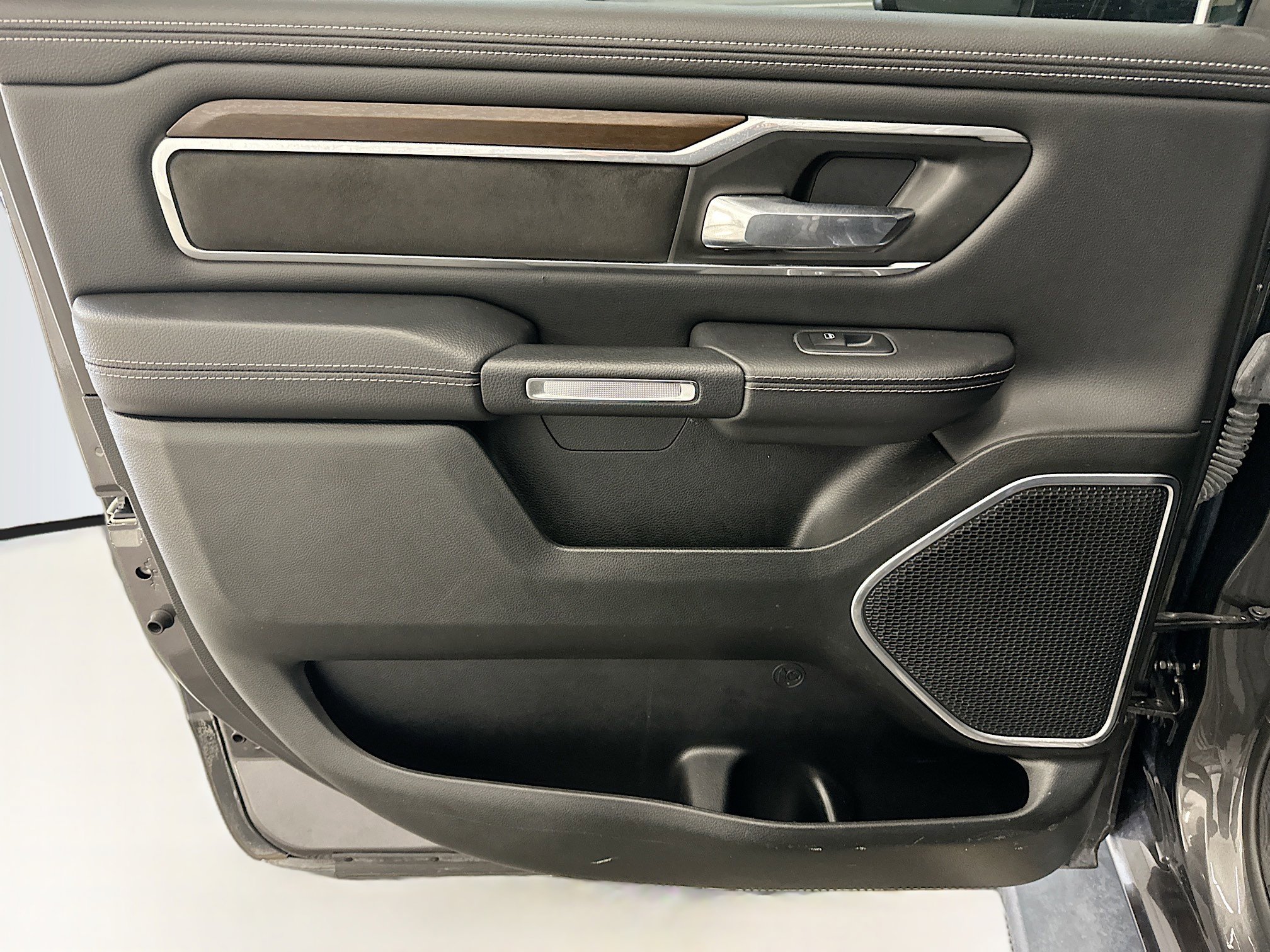 Used 2021 RAM 1500 Laramie image 27