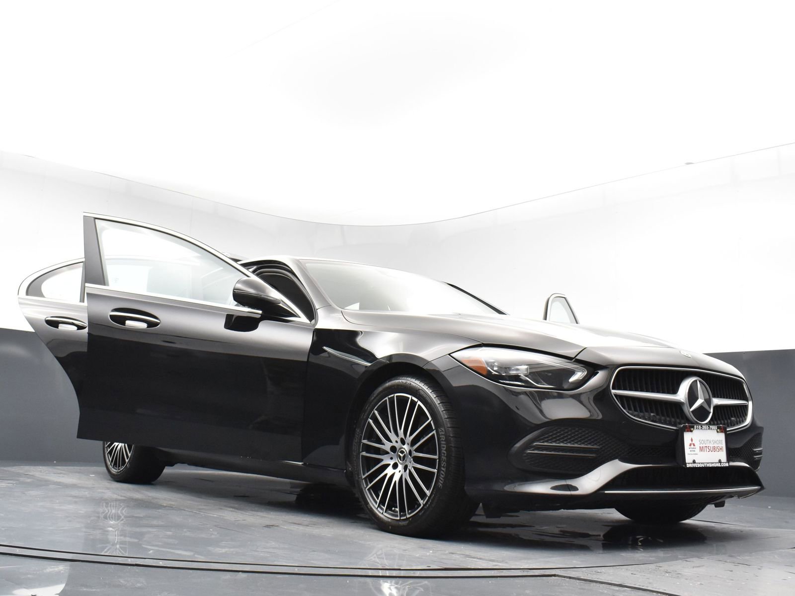 Used 2023 Mercedes-Benz C 300 Sedan image 34