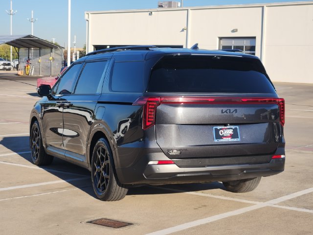 Used 2025 Kia Carnival SX Prestige FWD image 3