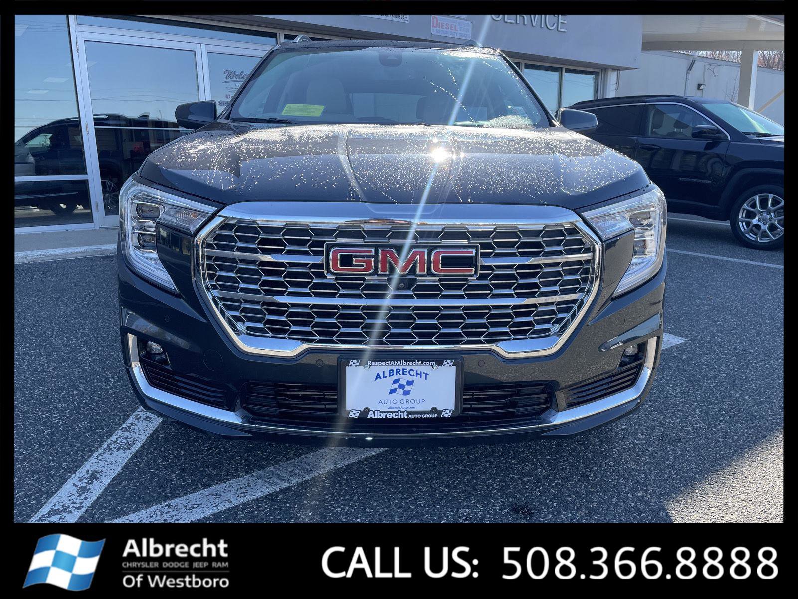 Used 2022 GMC Terrain Denali w/ Denali Premium Package image 8