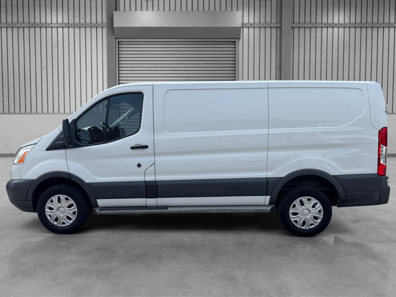 Used 2018 Ford Transit 250 130 Low Roof w/ Exterior Upgrade Package image 25