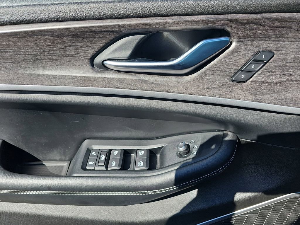 Used 2022 Jeep Grand Cherokee Limited 4xe image 32