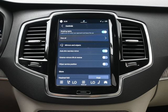 Used 2024 Volvo XC90 B6 Plus w/ Protection Package Premier AWD/4WD image 18
