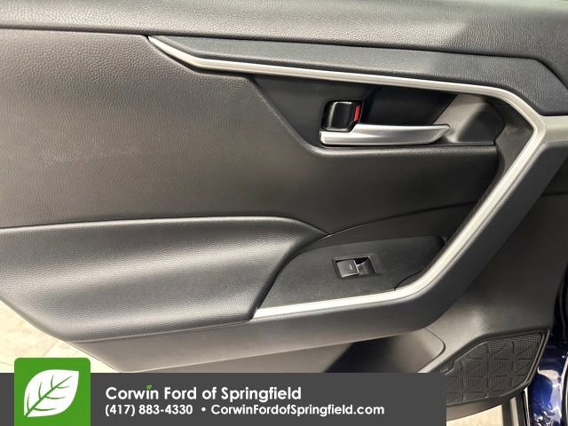 Used 2025 Toyota RAV4 XLE image 25
