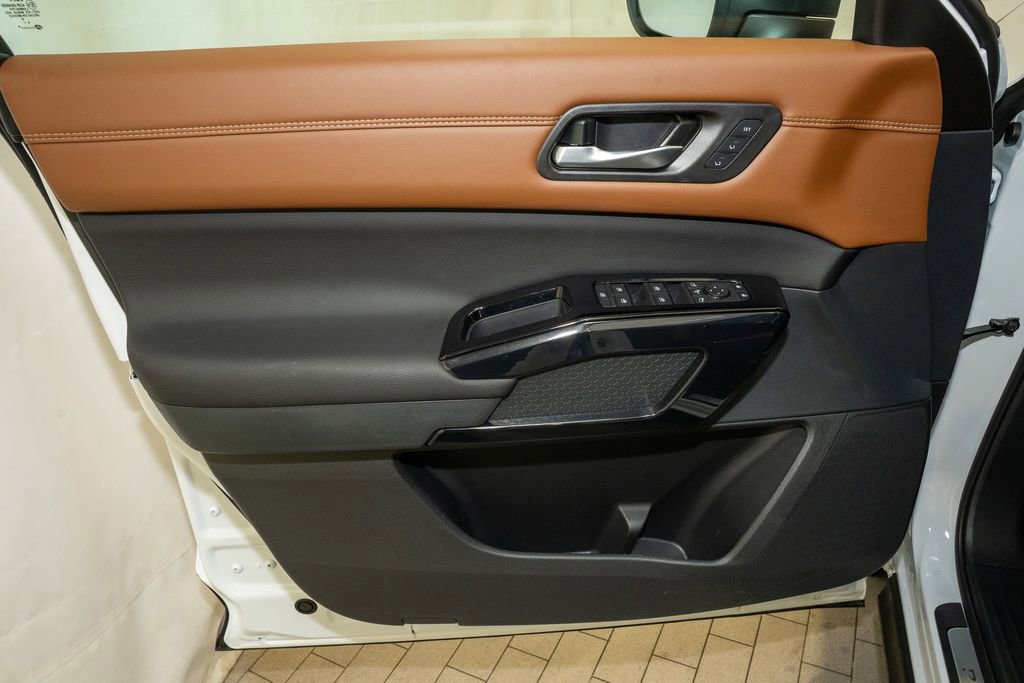 New 2026 Nissan Pathfinder Platinum image 16