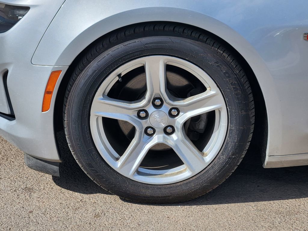 Used 2019 Chevrolet Camaro LT RWD image 10