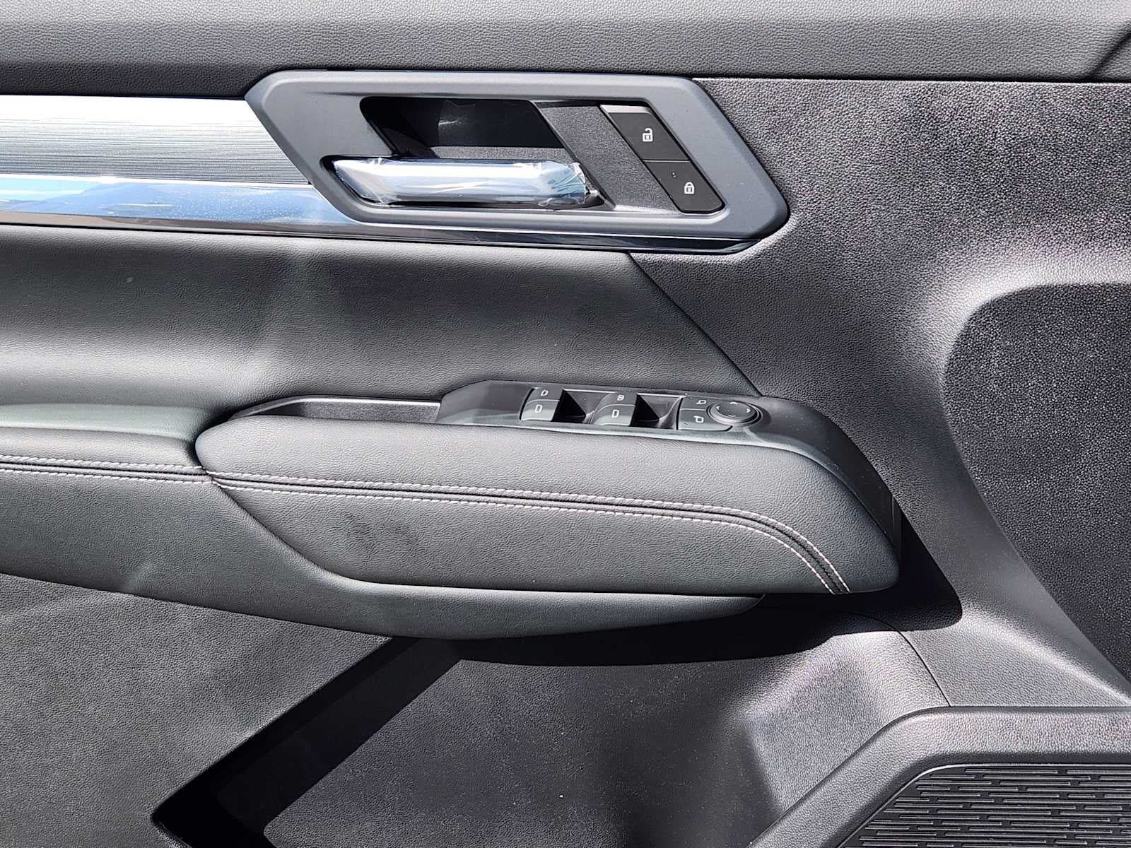 New 2027 GMC Terrain Elevation AWD/4WD image 6