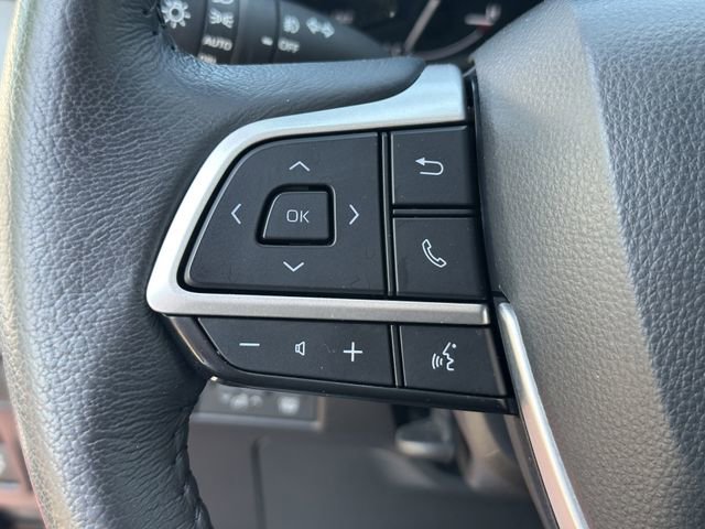 Used 2025 Toyota Sienna XLE FWD image 26