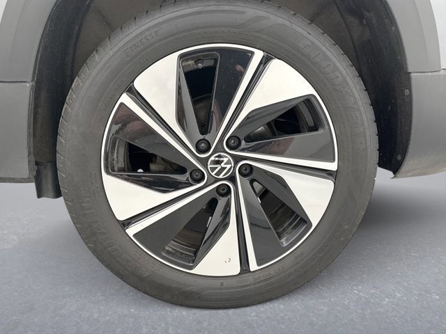 Used 2025 Volkswagen Taos SE AWD/4WD image 11