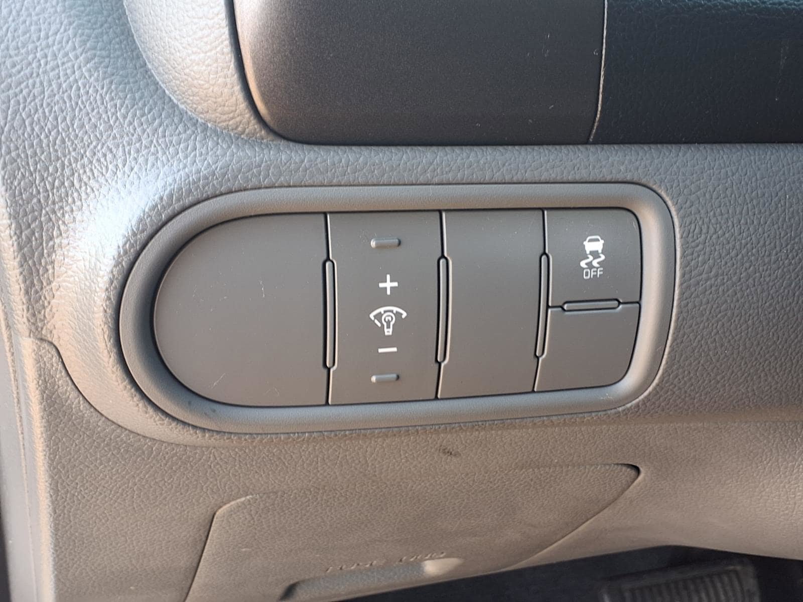 Used 2018 Kia Forte LX FWD image 16