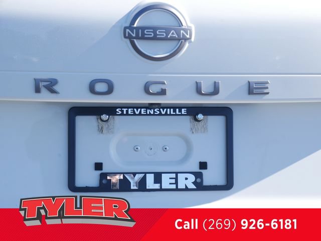 Used 2024 Nissan Rogue S FWD image 13