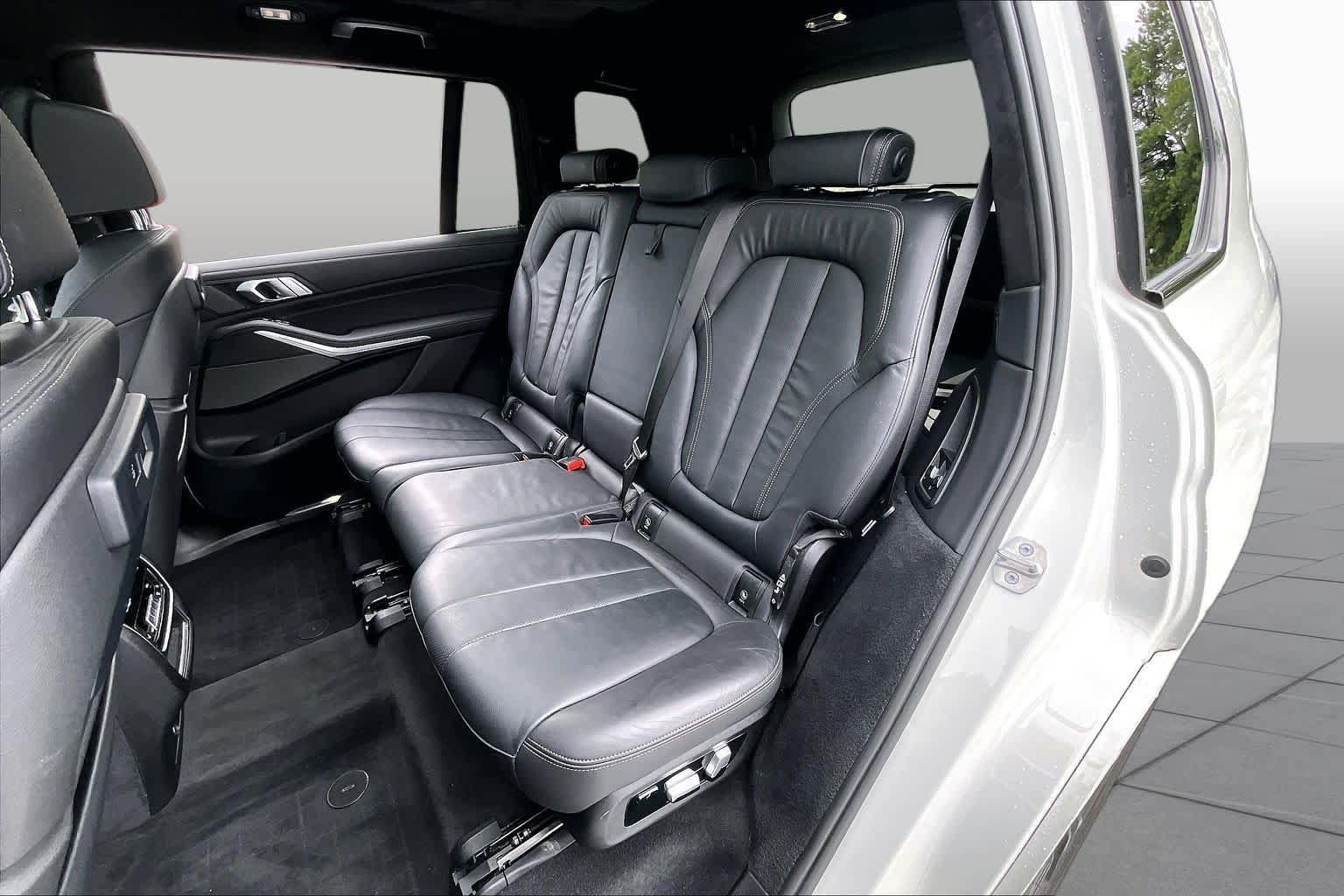 Used 2021 BMW X7 M50i w/ Executive Package AWD/4WD image 21