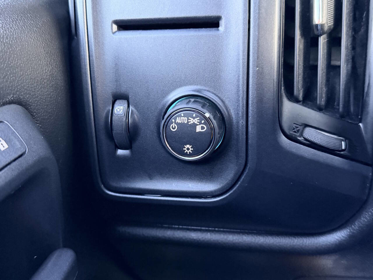 Used 2017 Chevrolet Silverado 1500 W/T w/ Trailering Package image 21