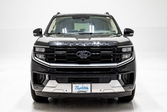 Used 2025 Ford Expedition Platinum AWD/4WD image 4