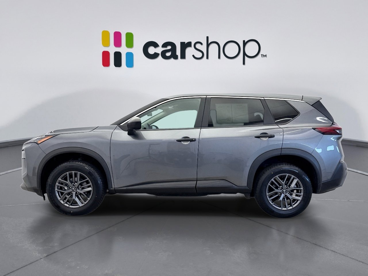 Used 2023 Nissan Rogue S image 2