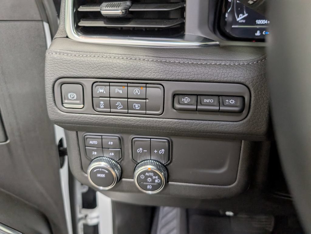 Used 2024 GMC Yukon XL Denali AWD/4WD image 22