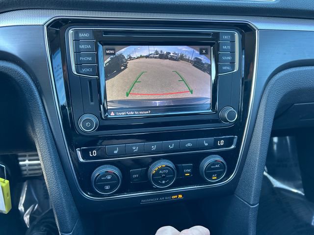 Used 2017 Volkswagen Passat 1.8T R-Line image 23